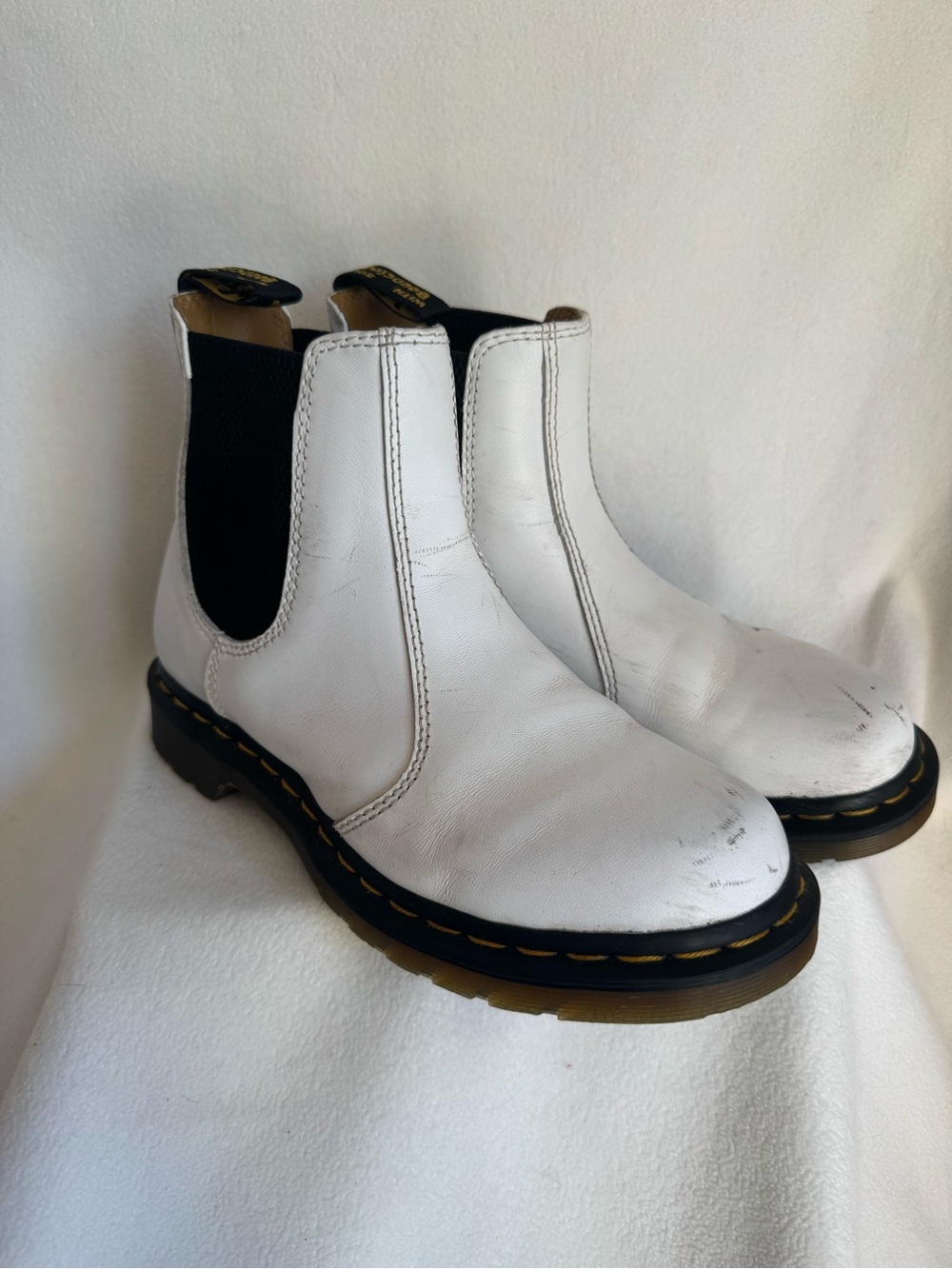 Dr Martens 2976 Chelsea Boots Women’s 7 White Leather Black Elastic Docs